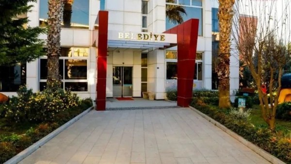 Seferihisar Belediyesi Yolsuzluk Operasyonu Güzelbahçe Belediyesi’ne Uzandı! Şüpheli Para Transferleri Ortaya Çıktı